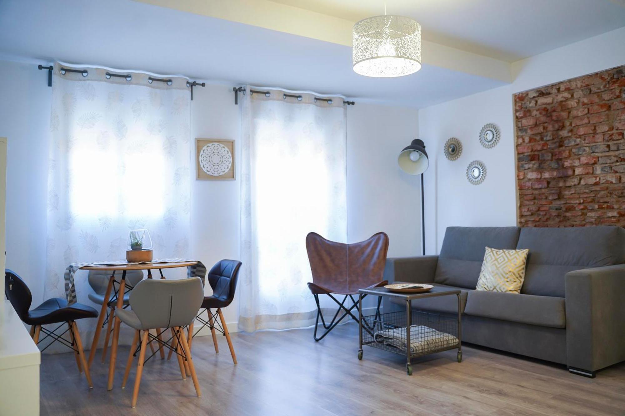 Apartamentos Suites Cariatide Plasencia Kültér fotó