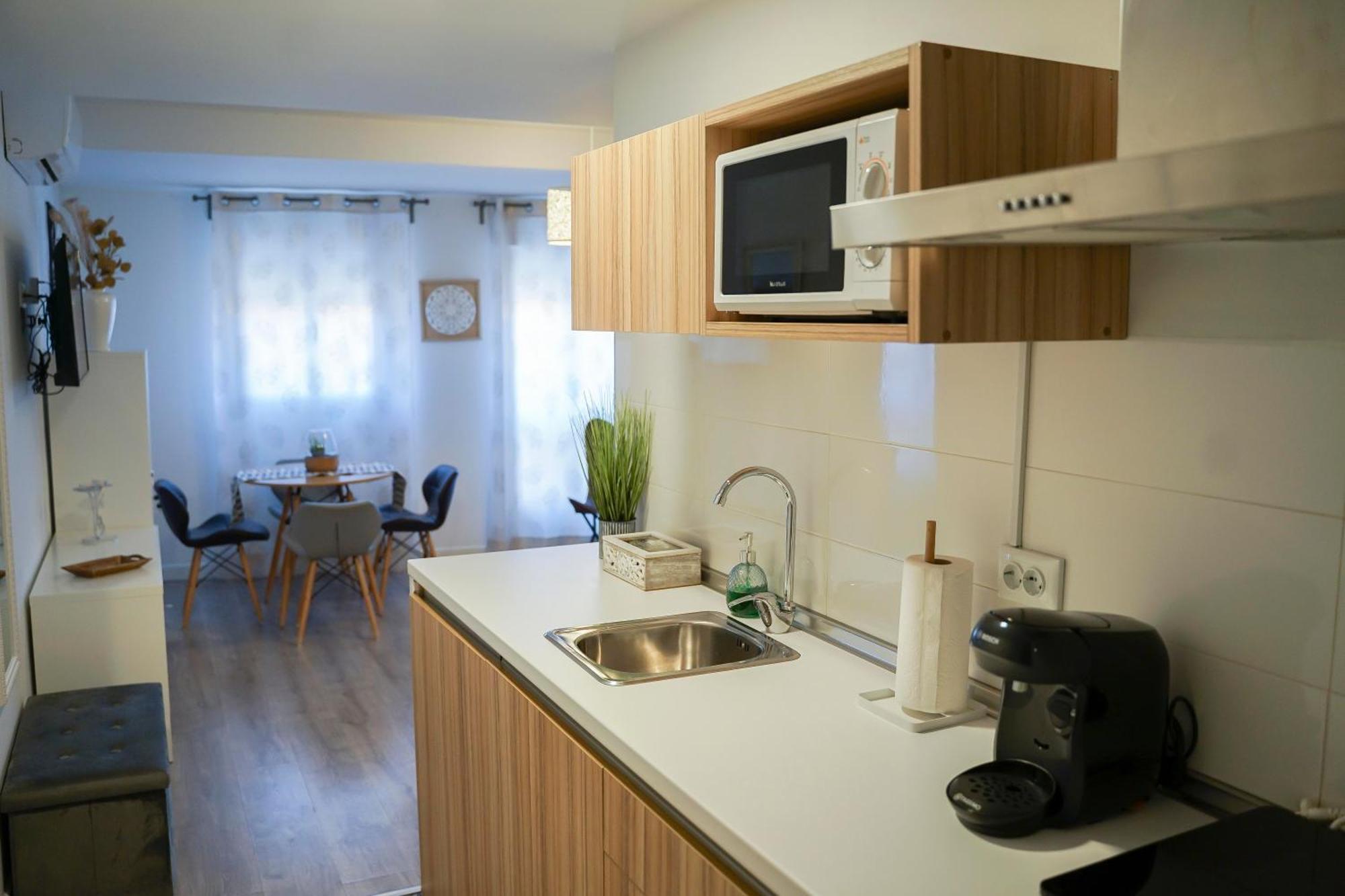 Apartamentos Suites Cariatide Plasencia Kültér fotó